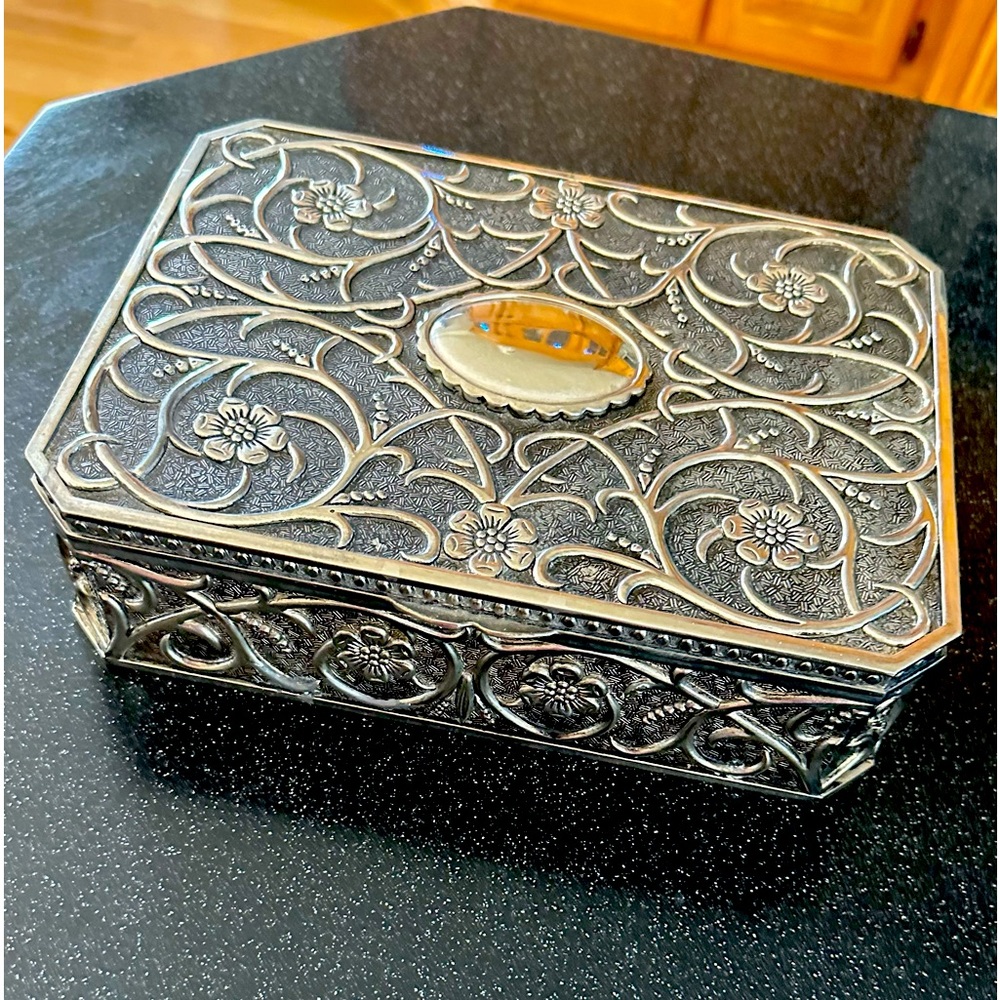 Godinger Silver Plated Jewelry Box.